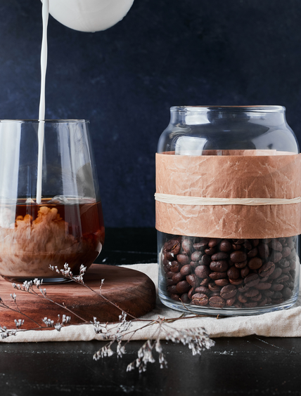 KAHVENİZ NEDEN BAYATLIYOR? EN SIK YAPILAN KAHVE SAKLAMA HATALARI